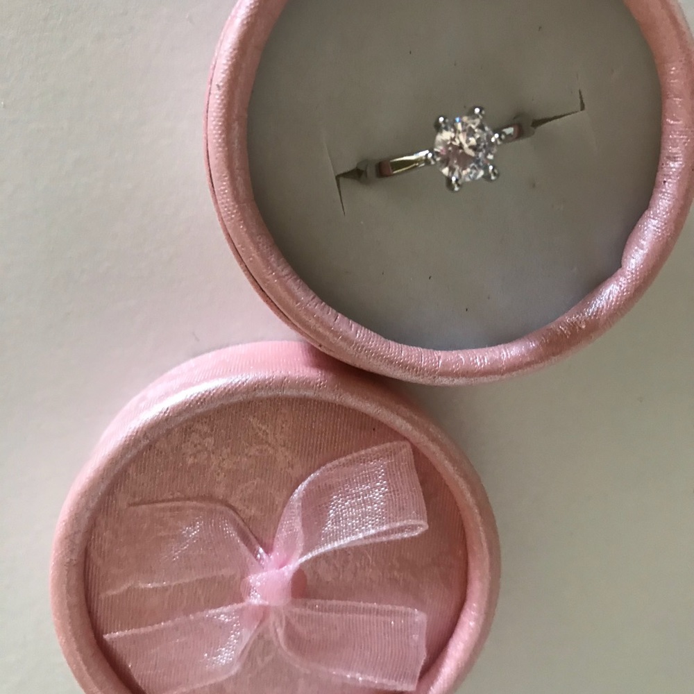 1 caret CZ solitaire silver ring Size 6